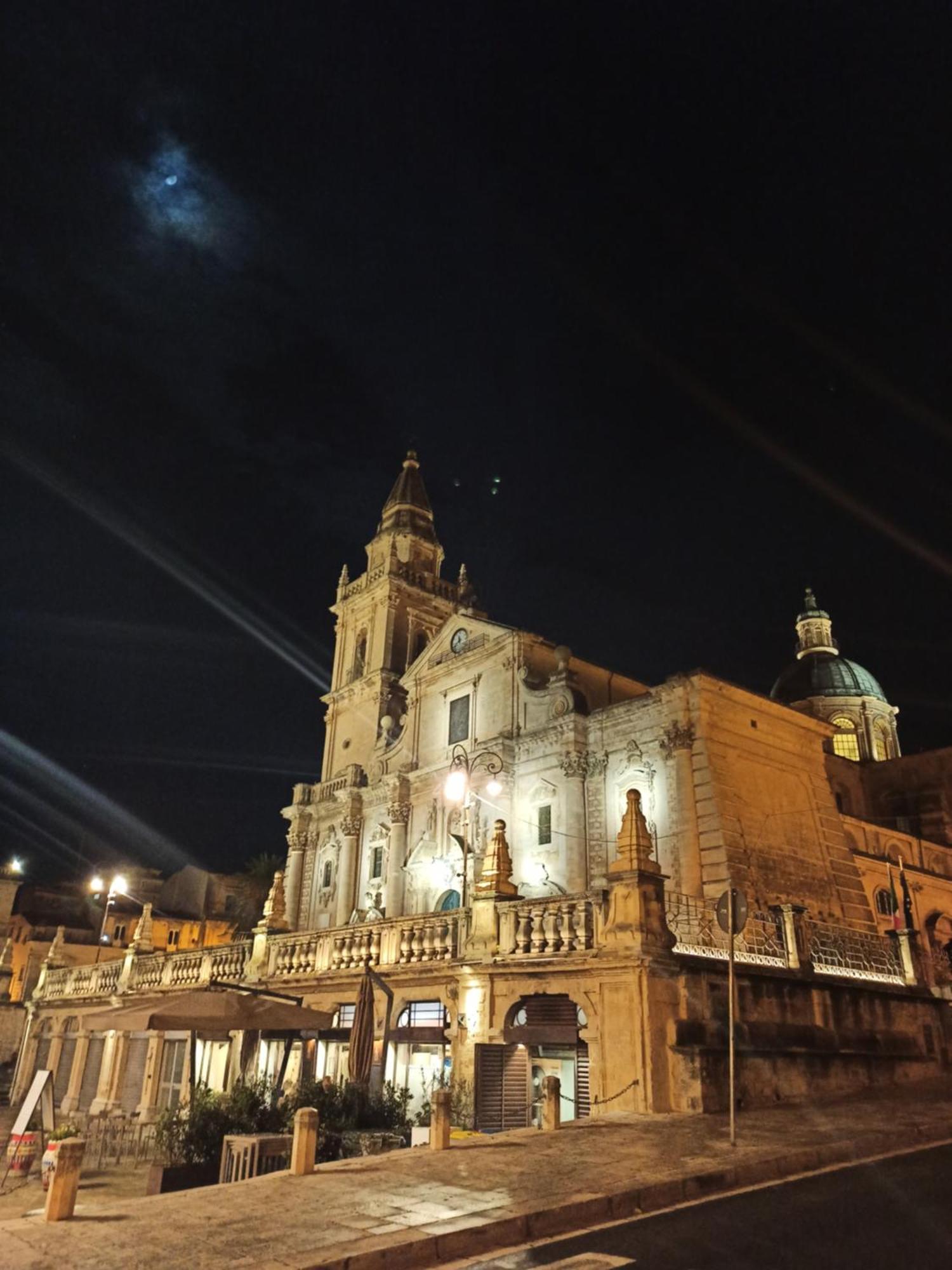 Tedimo Supra Nuovo Grande Monolocale Con Tutti I Comfort Ragusa Exterior foto