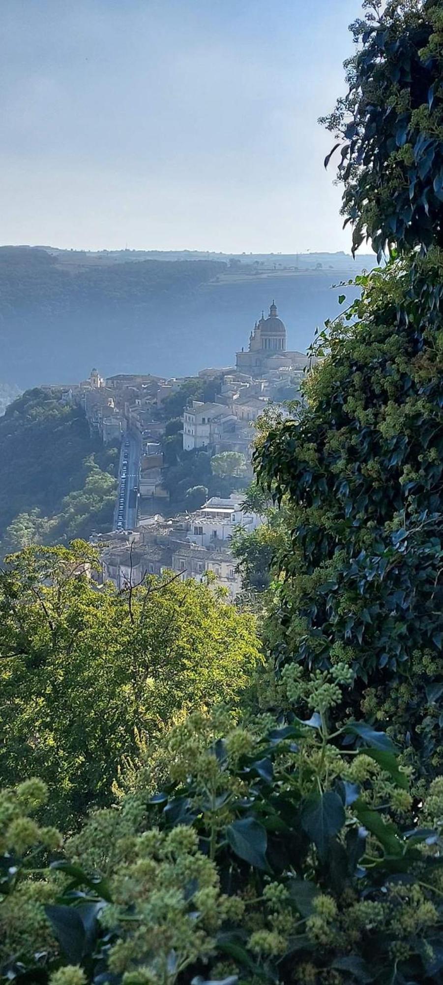 Tedimo Supra Nuovo Grande Monolocale Con Tutti I Comfort Ragusa Exterior foto